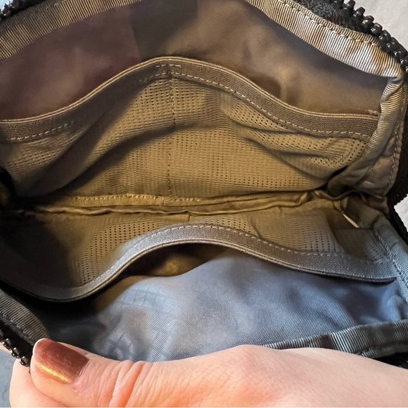 Lululemon 1L everywhere belt bag - Picture 4 of 5